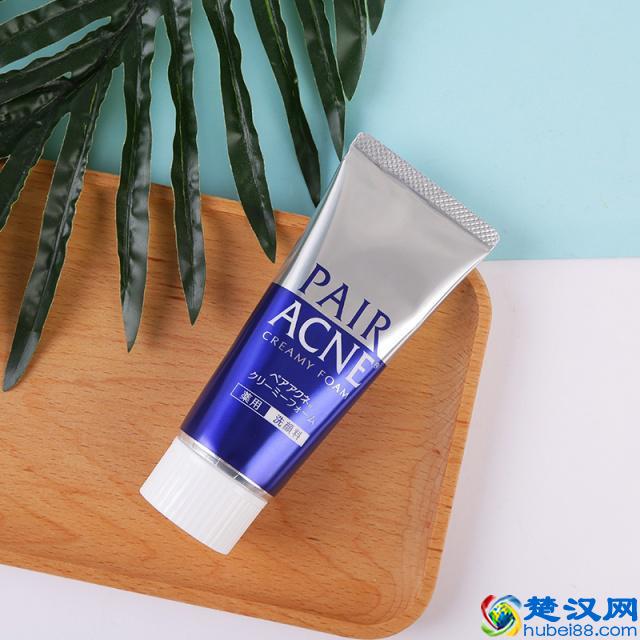 长痘用什么洗面奶？盘点可以控油祛痘洗面奶，温和清洁，长痘必备