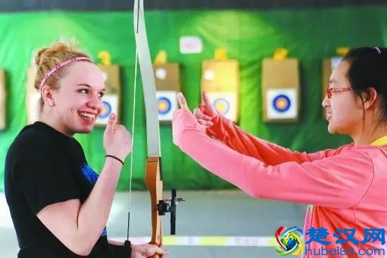 高校交换生的光鲜与尴尬