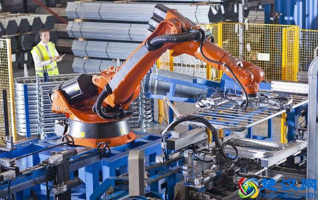 机械专业小伙毕业办公司，造机器人年销售额800万