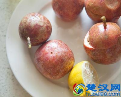 教你做百香果蜂蜜柠檬茶，让这个夏天过足酸酸甜甜的瘾！