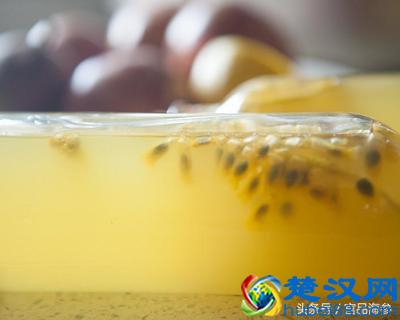 教你做百香果蜂蜜柠檬茶，让这个夏天过足酸酸甜甜的瘾！