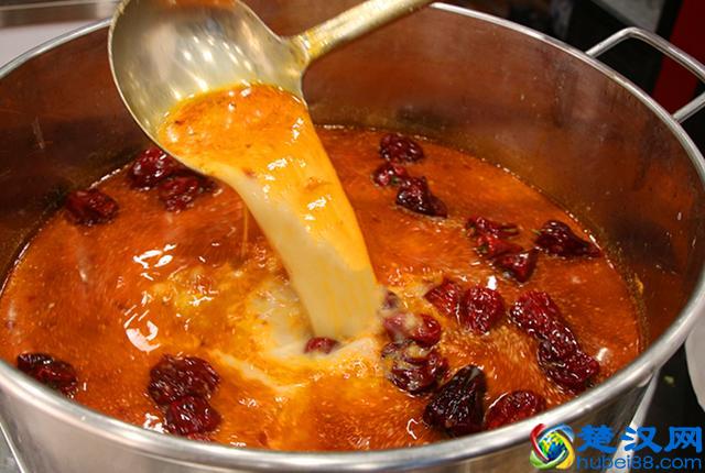 大厨教你做麻辣烫，详细的配方和做法要收藏，在家做或摆摊都能用