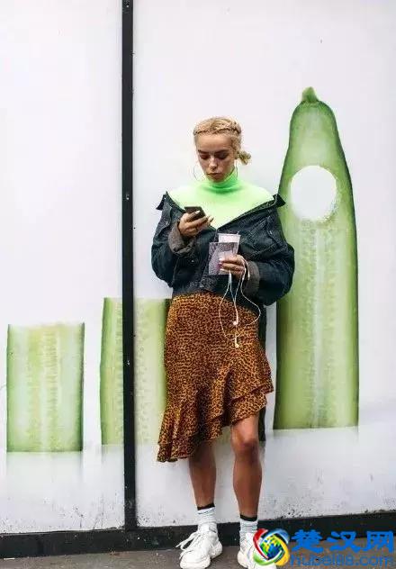 肤色暗的人这4个颜色不要穿，超级显老！