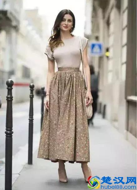 肤色暗的人这4个颜色不要穿，超级显老！