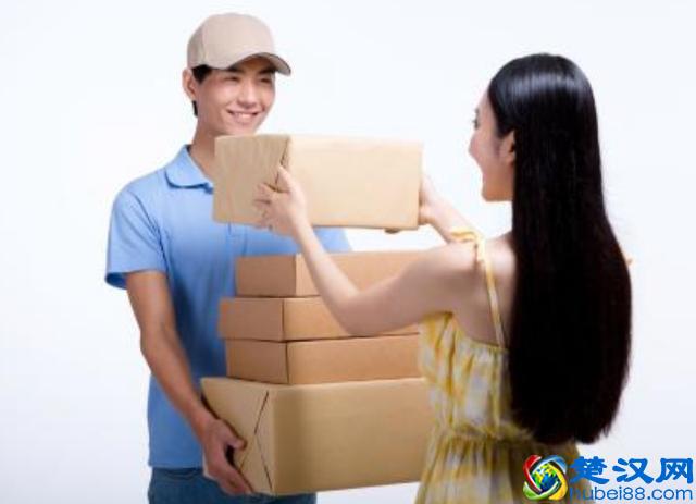 深圳送快递月薪2万？10年快递老司机：“都是拿命拼出来的”