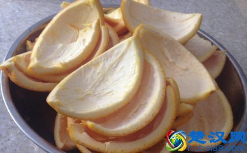 橙子皮泡水喝的功效