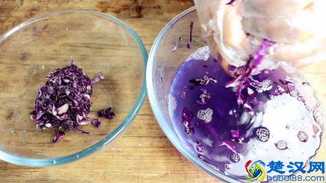 凉拌紫甘蓝的家常做法，清脆爽口不变色，比外面卖的还好吃