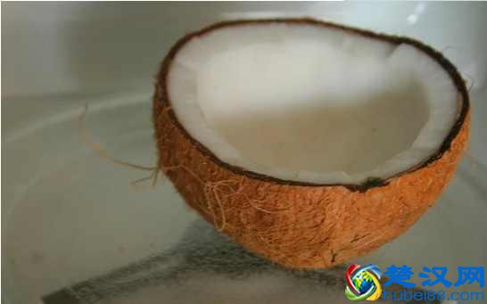 椰子怎么打开?教你几个小诀窍,不用打开椰子就可以喝到果汁