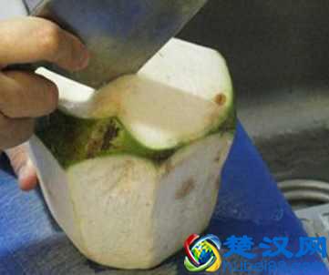 椰子怎么打开?教你几个小诀窍,不用打开椰子就可以喝到果汁