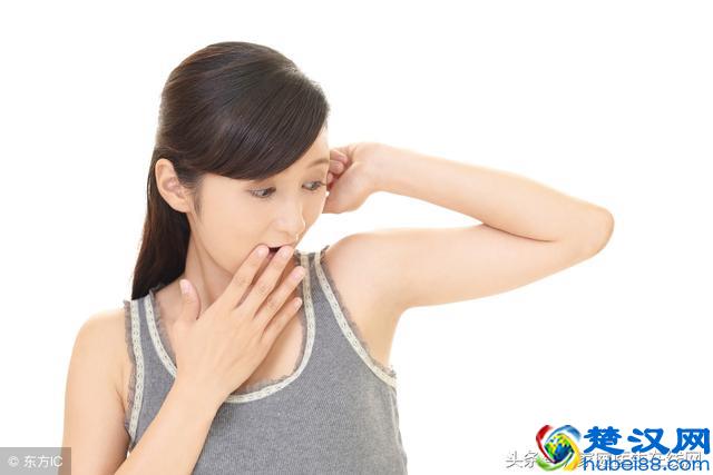 背上为什么会长痘痘？无非是这4个原因，3招教你快速消除！