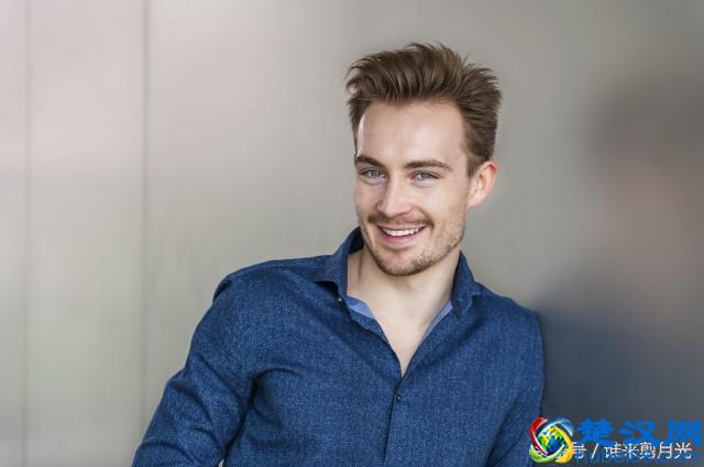 皮肤比较黑的男生穿什么衣服 给你推荐这些