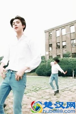 你和男神也就是一件白衬衫的差别