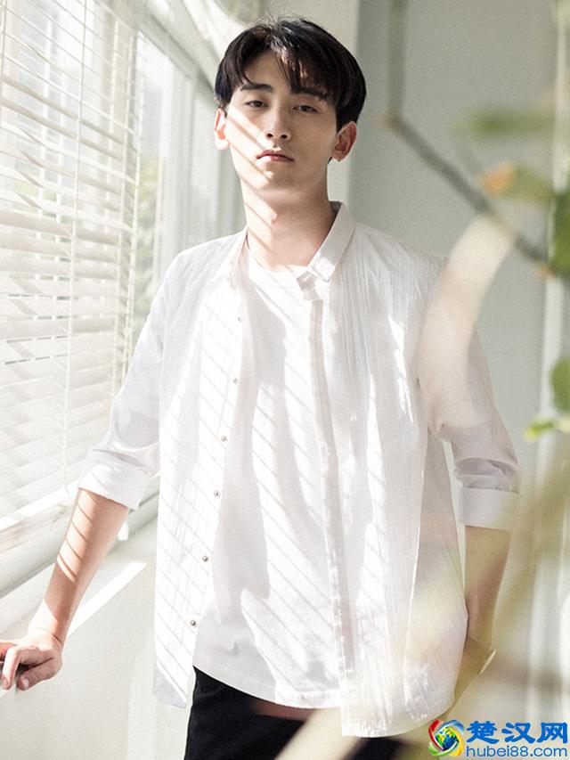 你和男神也就是一件白衬衫的差别