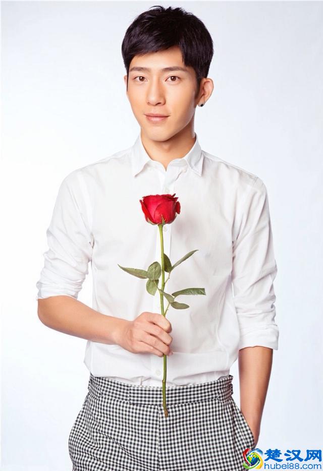 你和男神也就是一件白衬衫的差别