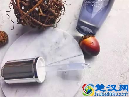 好评如潮的兰蔻小黑瓶“安瓶”精华，到底有什么神奇功效？