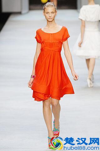 橙色搭配什么颜色好?