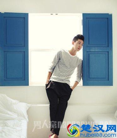 夏季男士休闲裤配什么鞋好看