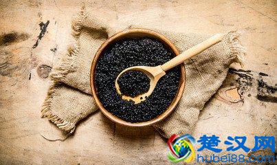 俄国鱼子酱不合一般人的口味，但是超好吃！