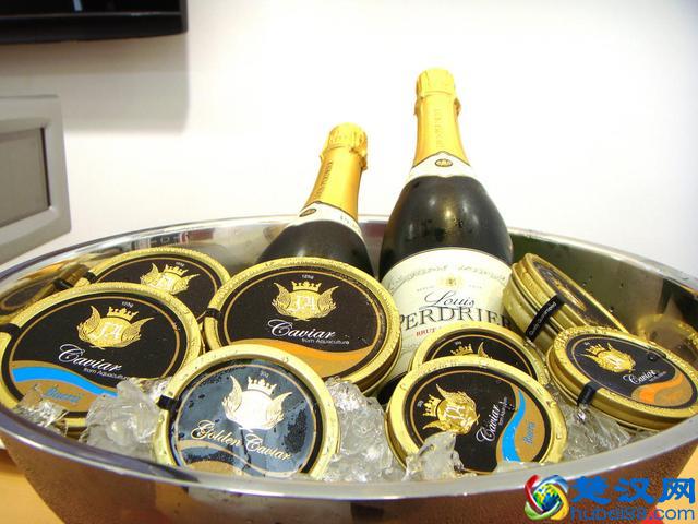 俄国鱼子酱不合一般人的口味，但是超好吃！