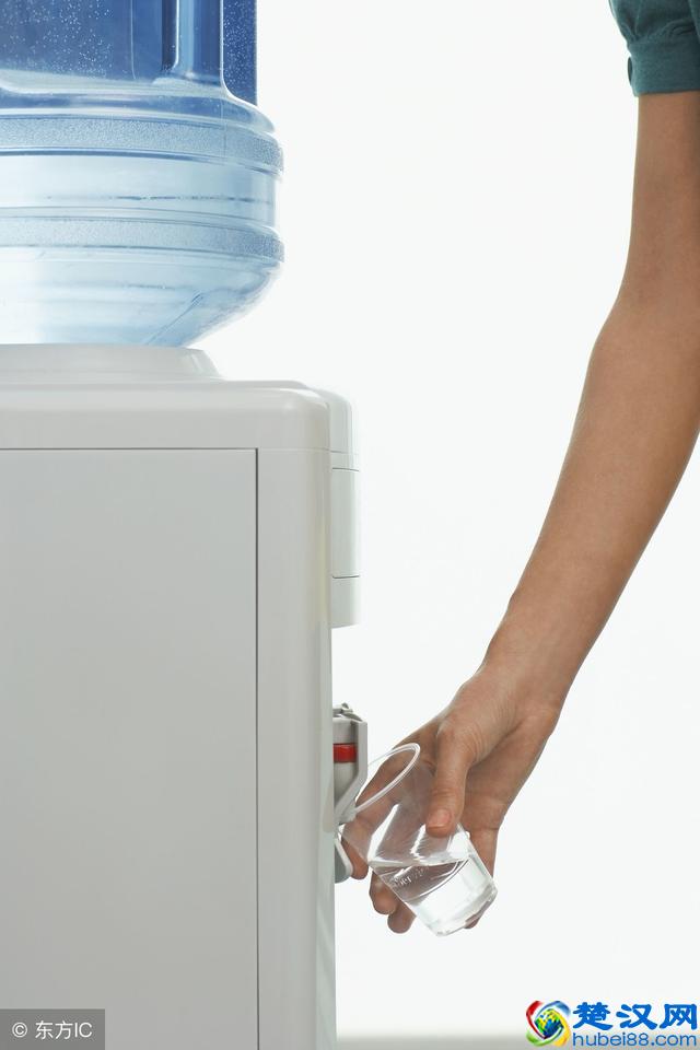 家用饮水机什么样的好？四步教你如何选购合适的饮水机！