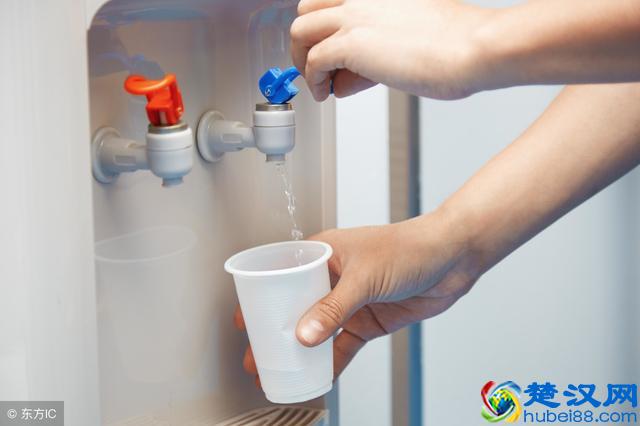 家用饮水机什么样的好？四步教你如何选购合适的饮水机！