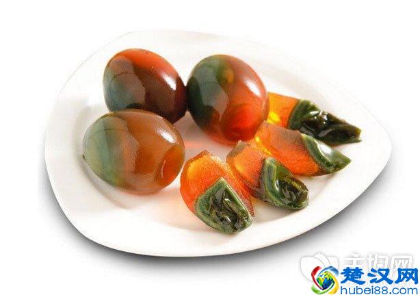 吃皮蛋不能吃什么 皮蛋的做法和禁忌