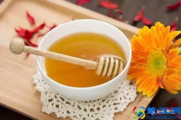 蜂蜜水什么时候喝好 有什么功效