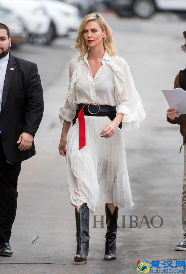 雪纺还是丝绸，你的夏季首选面料是什么？夏天最适合穿这几种材质，清凉显高级！