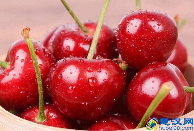 孕期吃什么水果对胎儿好？这4种常见水果，营养价值高还能过嘴瘾