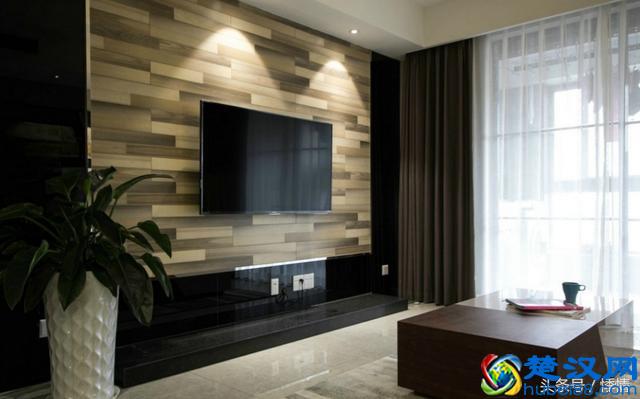 整个家充满咖啡色调，生活在这里很温馨