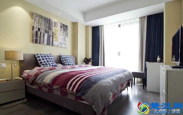 整个家充满咖啡色调，生活在这里很温馨