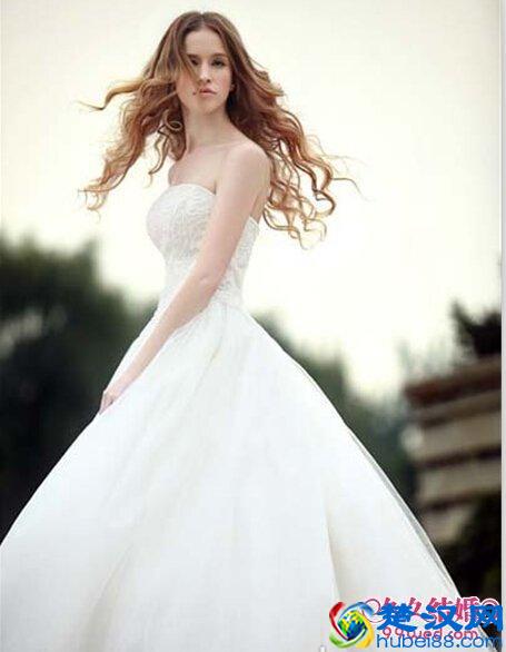 穿抹胸婚纱要注意什么 塑造新娘最美风采