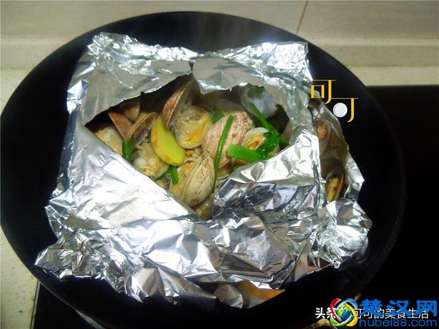 夏天再热，有这一碗花甲粉就够了，除了花蛤我更爱吃金针菇和粉丝