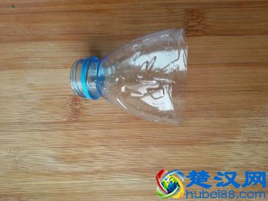 烤鸡翅、红烧鸡翅都吃腻了，尝试做下鸡翅包饭