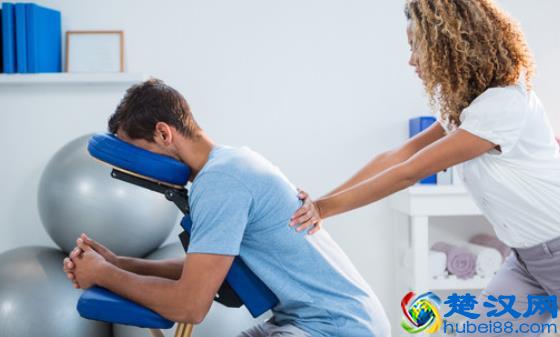 养生的按摩店开在商场里，听说生意挺不错的