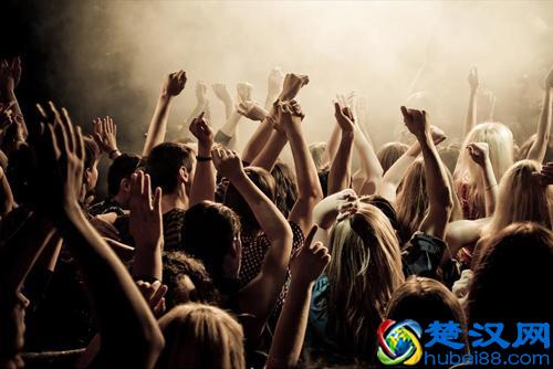 开酒吧利润虽然高，但是也需要这些套路