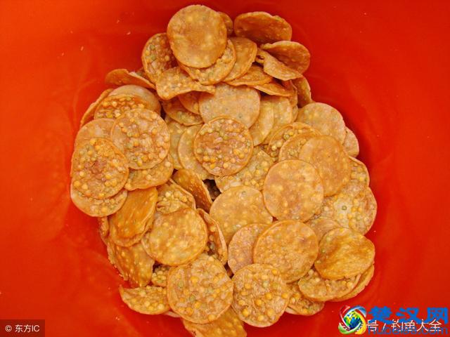 想钓草鱼，但是用什么饵料好呢？教你三种简单又方便的自制饵料！