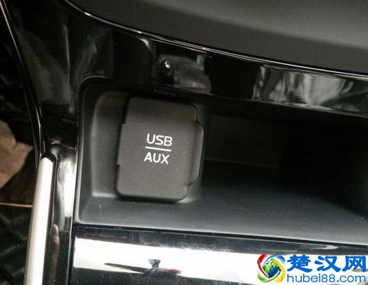 车上不起眼的USB、AUX插口原来这么好用,你知道吗?