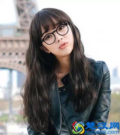 脸型宽的女生请参考这几款发型