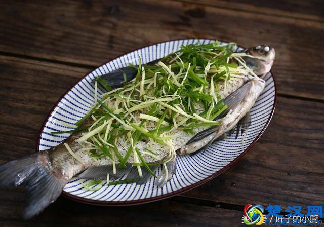 清蒸鱼好吃又不腥的秘诀，照着做准没错！不分鱼种，万能技法！