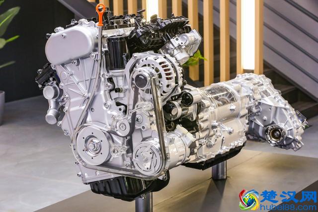 猛禽买不起，国产高端皮卡长城炮来了，只卖12.68万