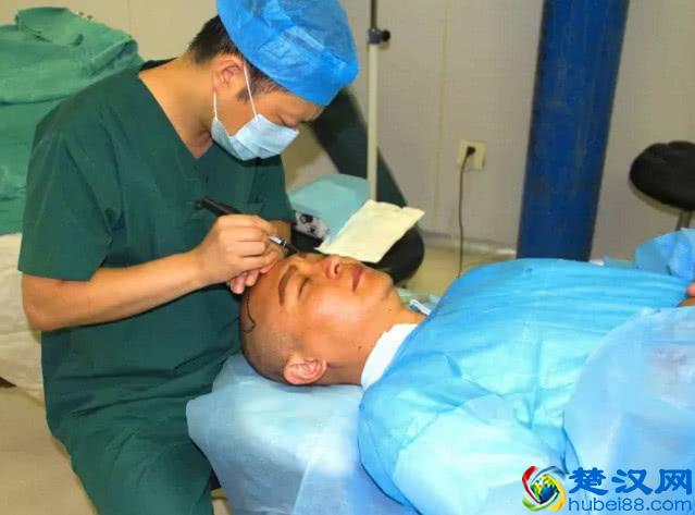 告别脱发、掉发、头发稀疏，做回头发茂密的少年！就用这一招！