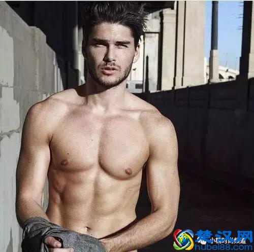 男士：背部长痘痘该怎么办？皮肤科医生整理出5大解决方法！