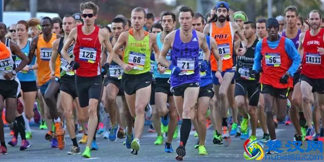 你穿什么袜子跑步？穿对了袜子，PB来得更快