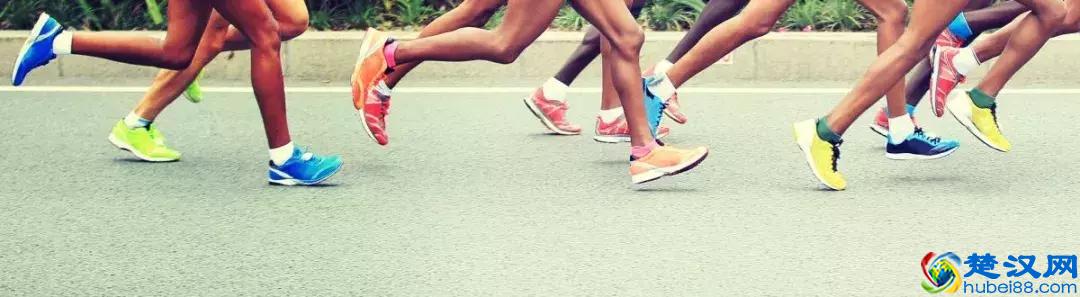 你穿什么袜子跑步？穿对了袜子，PB来得更快