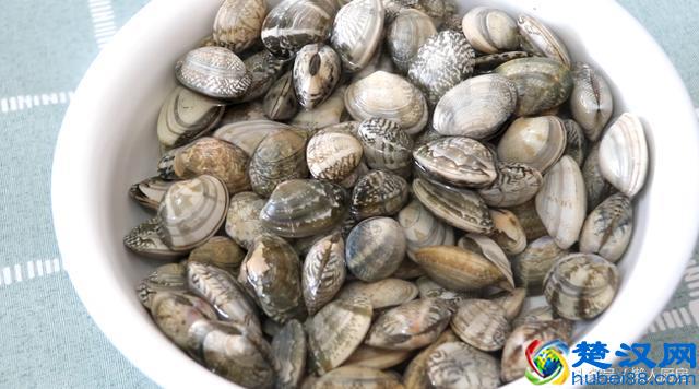 自制海鲜大咖，用麻辣鲜香的火锅底料做太给力，吃得酣畅淋漓