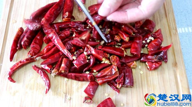 自制海鲜大咖，用麻辣鲜香的火锅底料做太给力，吃得酣畅淋漓