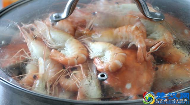 自制海鲜大咖，用麻辣鲜香的火锅底料做太给力，吃得酣畅淋漓