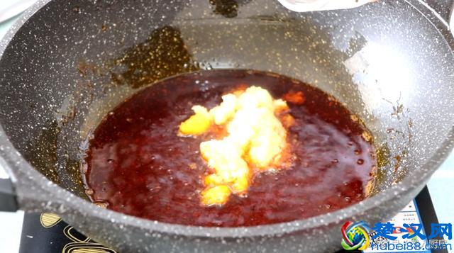 自制海鲜大咖，用麻辣鲜香的火锅底料做太给力，吃得酣畅淋漓