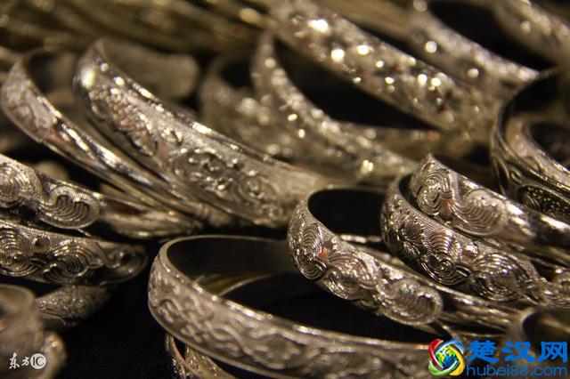 你的银器银饰为什么会变色，银制品要注意哪些细节